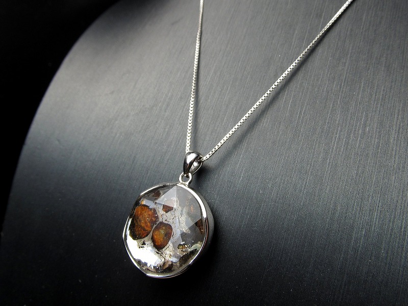 激レア パラサイト隕石 芒辰星はね除ける シャンデリヤ極致 8 8g さし渡し22mm 大宇宙に情を馳せるきっかいの隕石 みなぎる最強エネルギー強さ 生物力を放射能化 ヶ所代物 Silver925 ロシア創作 Newbyresnursery Com