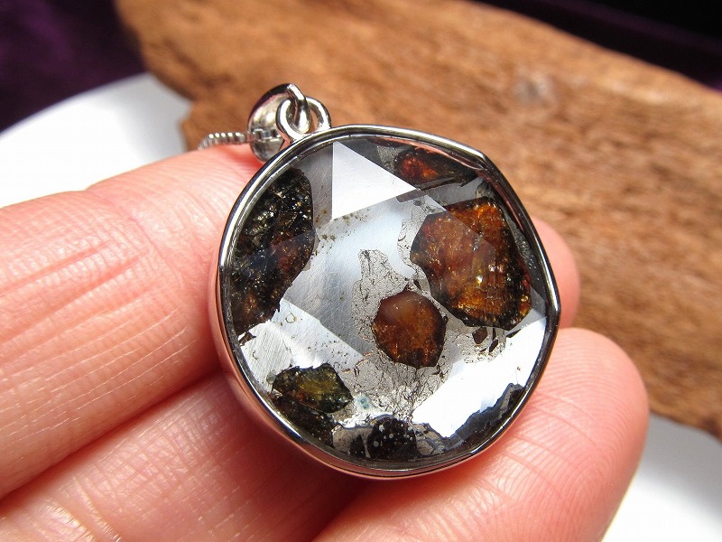 激レア パラサイト隕石 芒辰星はね除ける シャンデリヤ極致 8 8g さし渡し22mm 大宇宙に情を馳せるきっかいの隕石 みなぎる最強エネルギー強さ 生物力を放射能化 ヶ所代物 Silver925 ロシア創作 Newbyresnursery Com