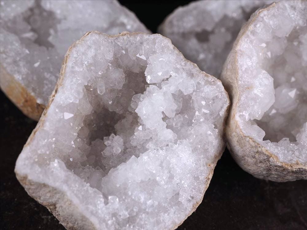 楽天市場】【30日23:59までポイント5倍】○【モロッコ産ジオード 晶洞