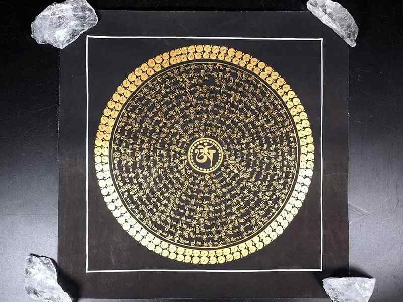 【種子（しゅじ） 曼荼羅（曼陀羅）図像】サイズ約36cm×36cm 僧侶・タンカ絵師による肉筆 手書きの精密画（タンカ） チベット仏教 悟りの図像・仏教美術 100%木綿（コットン）台紙