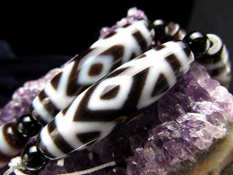 楽天市場】○A至純天珠 【龍水蓮花三眼天珠(りゅうすいれんかさんがん