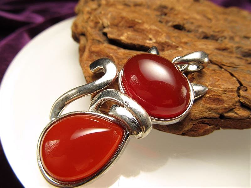 天然石ラブラドライト　オオカミパーツ　No.1986 楽天市場】○鮮やかシラー【ラブラドライト オオカミ(狼) 彫刻