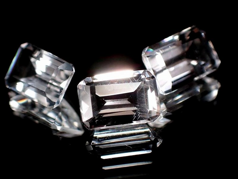 楽天市場】大特価!【宝石質ペタライト ルース】縦約6mm 約0.4ct 1個