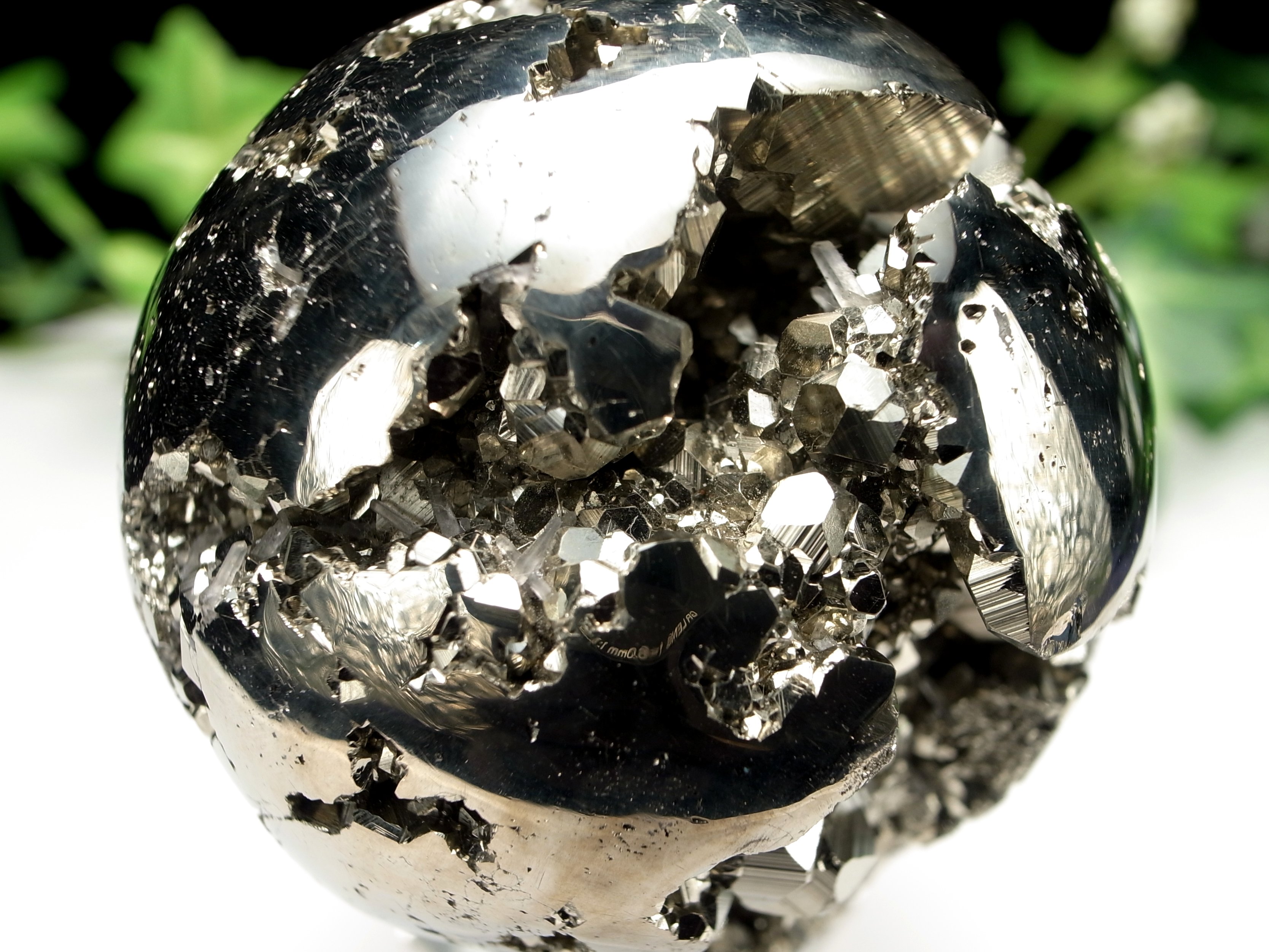 超極大15.59kg‼️✨ゴールドの輝き✨強力邪気祓い、金運招来✨パイライト 原石 超極大15.59kg‼️✨ゴールドの輝き✨強力邪気祓い、金運招来