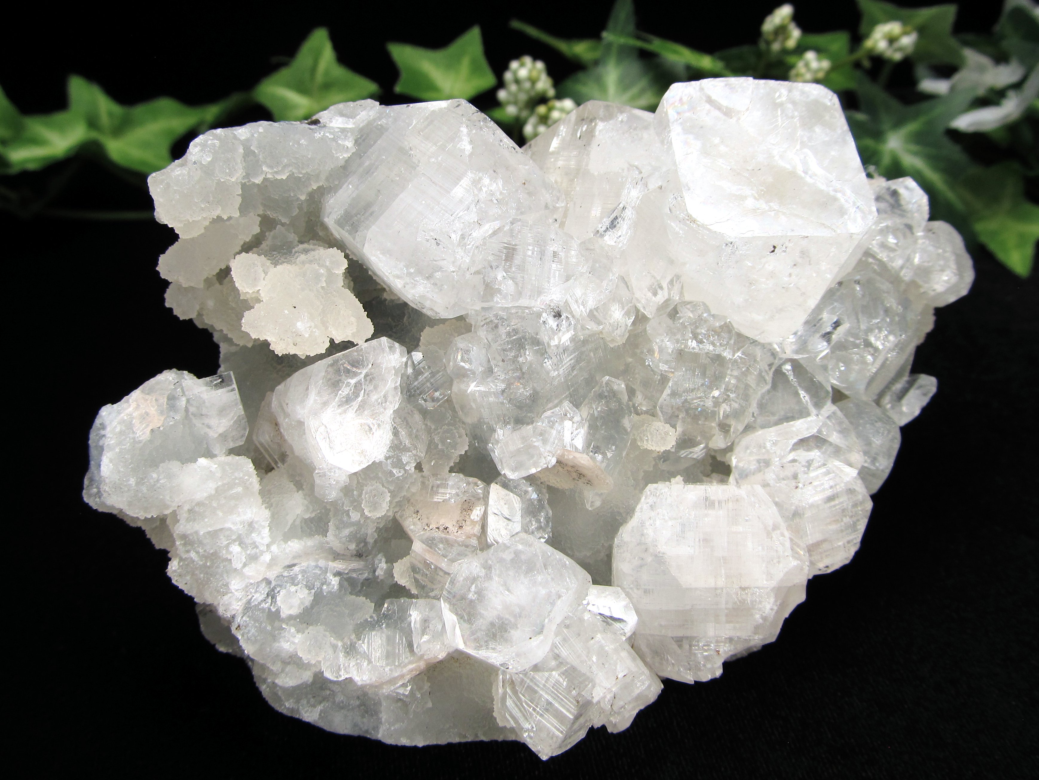 魚眼石アポフィライトクラスター特大約4kg 結晶水晶値下げ交渉承ります