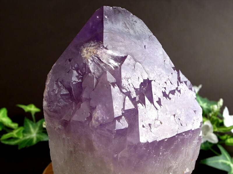 アメジストの聖地が生んだ 大聖堂のような結晶【カテドラル アメジスト 単結晶原石 専用木製台座付】 台座込み高さ 160mm 重さ 1216g ボリビア産単結晶アメジスト 至高の逸品【ボリビア産】 パワーストーン 天然石