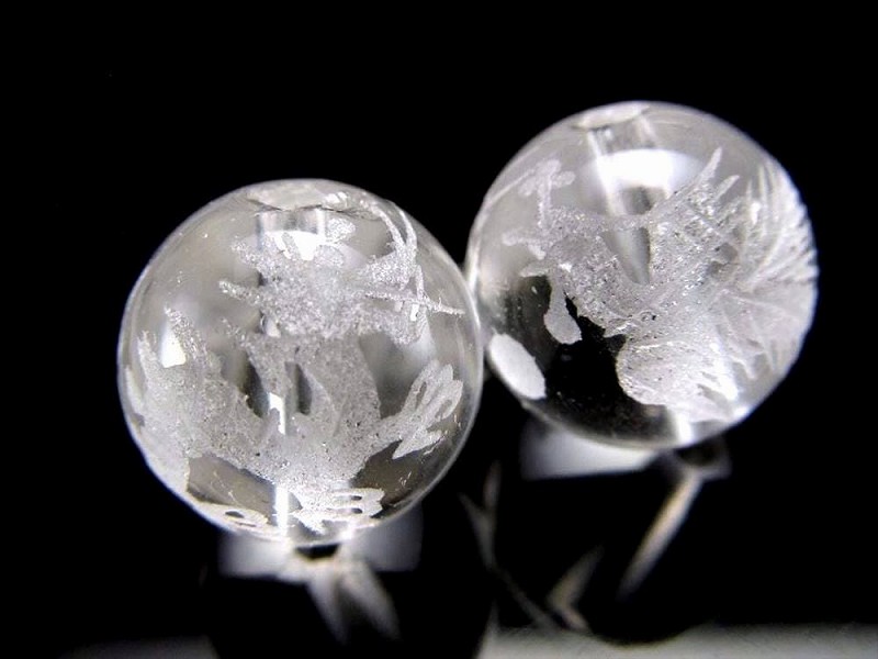 水晶立体手彫り　龍 水晶 クリスタル 龍 ドラゴン 一刀彫 彫刻 置物 工芸品 鑑別書付き