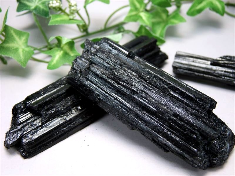 楽天市場】ブラック トルマリン 原石 1個 天然石 パワーストーン 電気