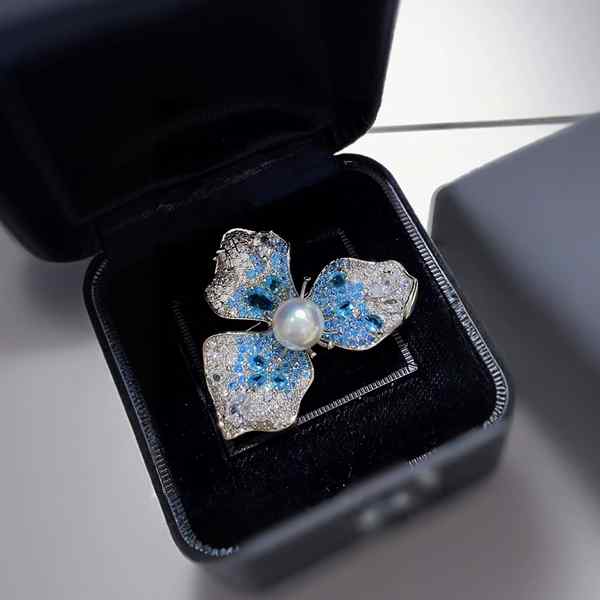 アクセサリー　パール　ジュエリー 淡水 パールブローチ 高級 グラデーションブルー 三葉 花 ジルコン ブローチ ピン アクセサリー