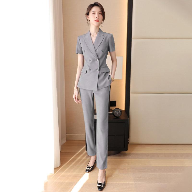 セットアップ レディース グレー 半袖 ジャケット ショートパンツ スーツ 上下セット テーラード 事務服 オフィス 通勤用 ビジネスカジュアル 接触冷感 軽量 無地 高級感 ゆったり 体型カバー 大きいサイズ プラスサイズ 着痩せ 細見え 二の腕カバー｜サポートシェアグローバル