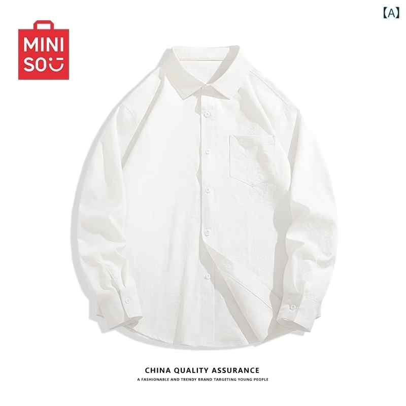 シンプル メンズ Ｙシャツ 春秋に 白の ジャケットと レイヤリング シャツを 合わせた MINISO オックスフォード 長袖 シャツ 男性用