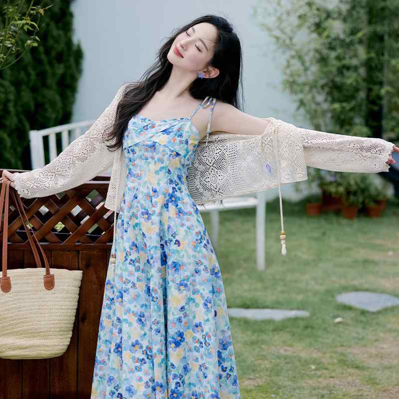 ワンピース レディース ドレス ロング丈 油絵風 花柄 セットアップ ゆったり 体型カバー ドーパミン系 ナチュラル 清潔感 リゾートウェア 青色系 高級感 海辺 デート きれいめ フレアシルエット 切り替え レトロ フェミニン エレガント 休日 大人か｜サポートシェアグローバル