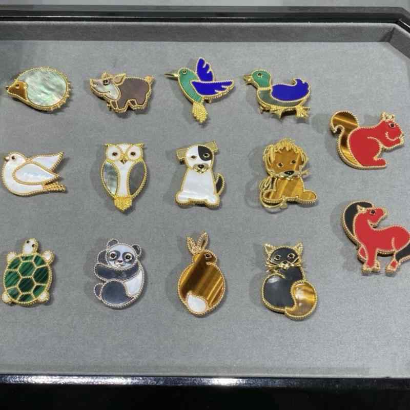 ブローチ ファッション アクセサリー かわいい 動物モチーフ 十二支 シリーズ ハチドリ リス カートゥーン イラスト 貝母 アゲート 装飾