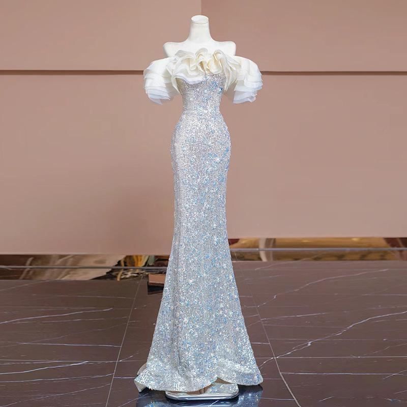 ウェディングドレス オフショルダー スパンコール スリムフィット マーメイドスカート フレンチスタイル 新婦用 婚約パーティー 高級感 バンケット ホスト 演出 フォーマル 女性用 輝き ボディコン 披露宴 トーストドレス 7,549円