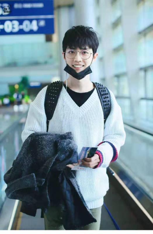 プルオーバー Vのど首 ティーシャツ ゆったり 伸び伸びする表現スタイル 大学生向け 韓国 二人組用 秋冬 ニットトップス 心地よい 日常使い走り 優しいこと 綿織物混