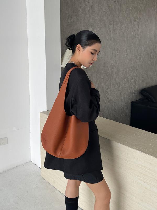 御徒面子 レディース 革 牛皮 ショルダーバッグ 通い用 トートバッグ フレンチ表現スタイル 飛び切り感 アンダー手 鞄 軽さ 普段使い