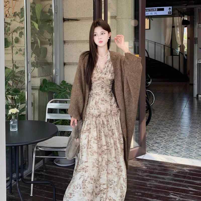 衣装 レディース 春 市乳お茶色 小花柄 長袖 ロング丈 か細い成り行き 合わせ分かりやすい 御花刷り上げる ベージュ系 成人女性用 軽さ 伸縮性 通い用 普段使い