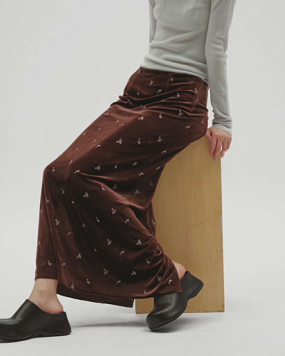 【6/7まで尖んがり5％聞きとどける】【取って置く受け付け中】TODAYFUL トゥデイフル Petit Flower Velour Skirt プチフラワーベロアスカート 12620807※2026年10月下旬～11月下旬入荷予定を組む