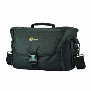 置き目労働者階級（Lowepro）新星200AW II 黒いこと LP37142-PWW