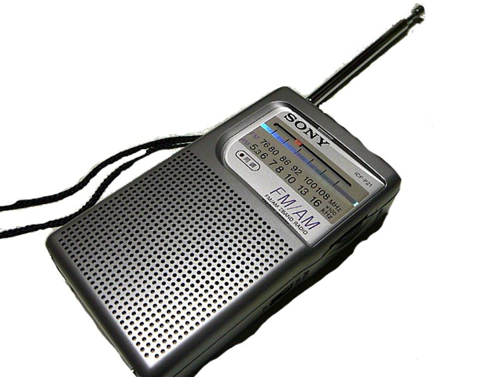 【中古】SONY FM/AMハンディーポータブルラジオ ICF-P21 その他-TV・オーディオ・カメラ-オーディオ