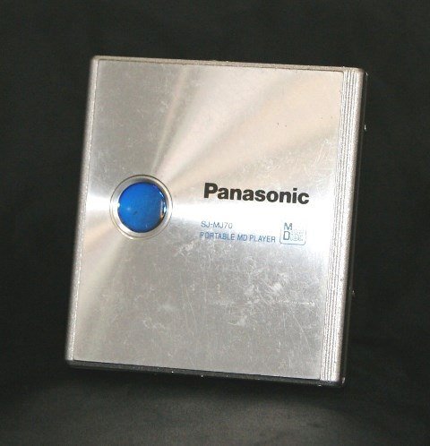 【中古】Panasonic パナソニック SJ-MJ70-S しろがね色 携帯型MD電気蓄音機 （MD生まれ変わり専用機/MDウォークマン）