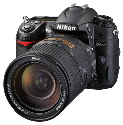 【中古】Nikon デジタル一眼二眼レフ写真機 D7000 スーパーズームキット AF-S DX NIKKOR 18-300粍 f/3.5-5.6G ED VR嘱する D7000 LK18-300
