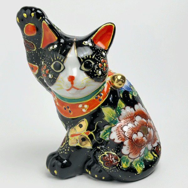 九谷焼 招き猫 5.5号 黒盛花と蝶 新品 箱付き 5.5号横座り招き猫 黒盛花と蝶