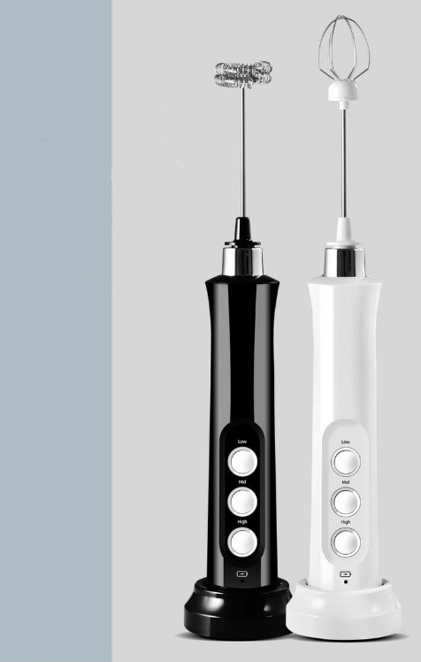 ミルク泡立て器 電動 ミルクフォーマー 3段階スビード ワンタッチ操作 USB充電式 卵ビーター 小型 ミニコーヒー攪拌機 カプチーノ ダルゴナコーヒー ハンドミキサー ふわふわ カフェラテ｜Sailing店