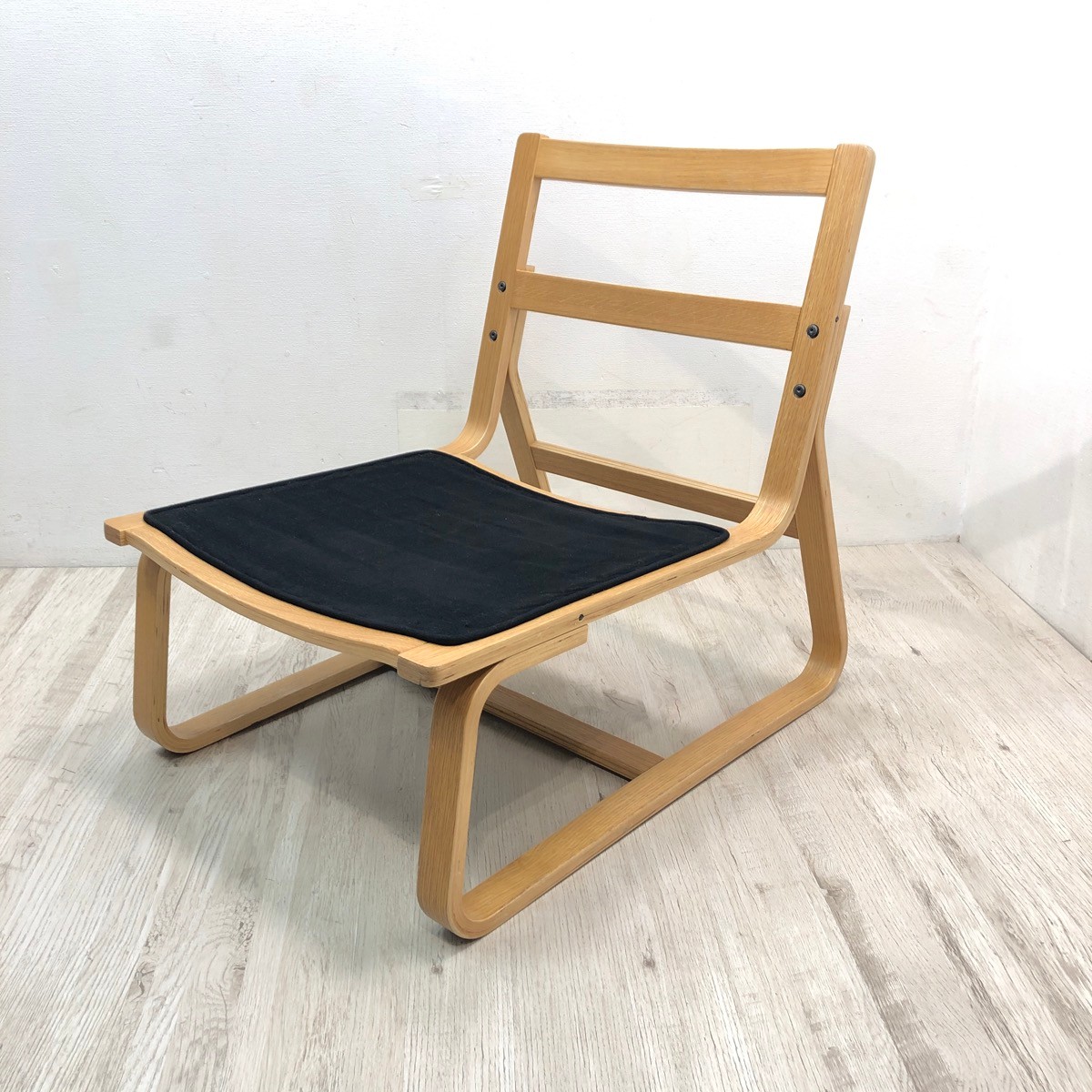 【中古】無印良品 MUJI リビングでもダイニングでもつかえるソファチェア オーク材 フレームのみ 【1】｜再良市場