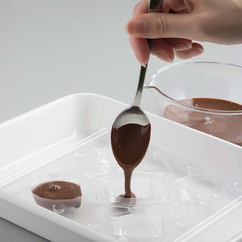 市場 貝印 すみっコぐらし 立体チョコ型 バレンタインデー 000dn0505バレンタイン チョコレート