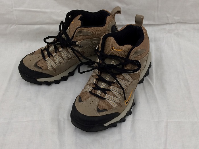 trekking nike shoes