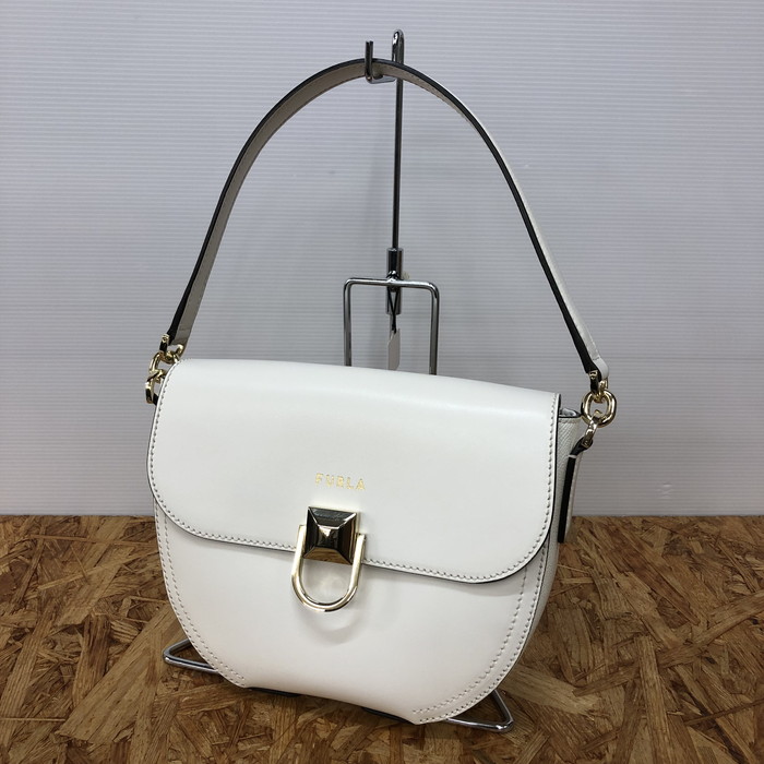 楽天市場】FURLA(フルラ) ロングショルダーバッグ 斜め掛け 白