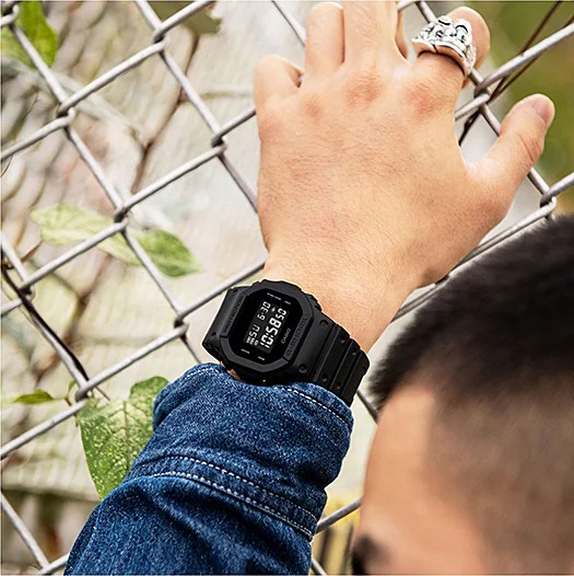 Solid Colors(ソリッドカラーズ) DW-5600UBB-1JF G-SHOCK 腕時計 Solid Colors(ソリッドカラーズ) / DW-5600UBB