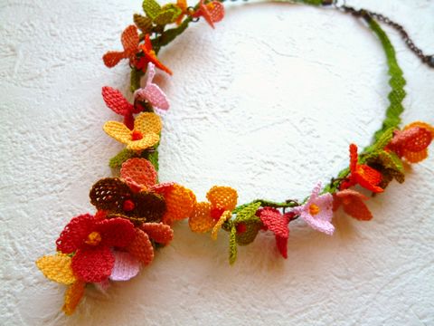 【レターパックプラス送料無料】《可愛くナチュラル》トルコ伝統手芸“オヤ”刺繍のカラフルな小花のネックレス：イエローグリーン【RCP】 16,632円