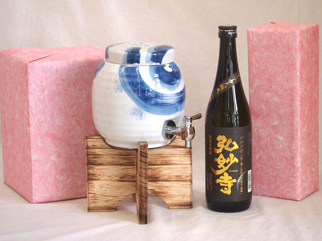 国産有田焼 焼酎サーバー1500cc木代付セット(14.5×15.5cm 1.1kg)井上酒造 本格麦焼酎 ゴルフ寺弘妙寺 (大分県) 720ml