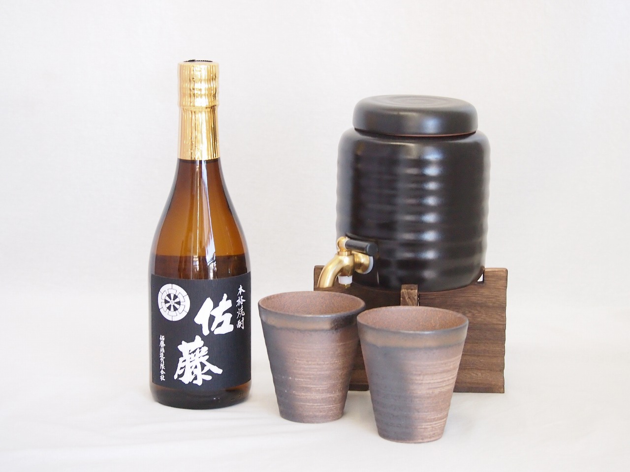 本格焼酎サーバー1000cc(18cm×24cm 1kg)三重県萬古焼き備前金彩ペアカップ(200ml×2個)佐藤酒造 本格芋焼酎 黒麹仕込み佐藤黒 (鹿児島県) 720ml×1本