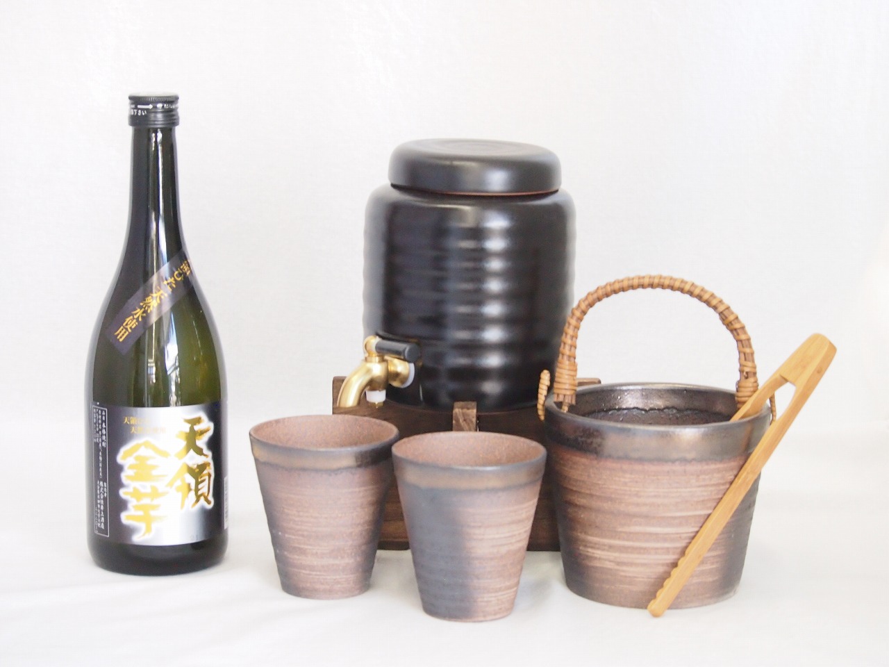 【最大2000円オフクーポン26日1:59迄】本格焼酎サーバー1000cc(18cm&times;24cm 1kg)萬古焼ペアカップ氷入れ竹トングセット井上酒造 本格芋焼酎 天領ひた天然水使用天領金芋 (大分県) 720ml&times;1本｜贈り物本舗じざけや