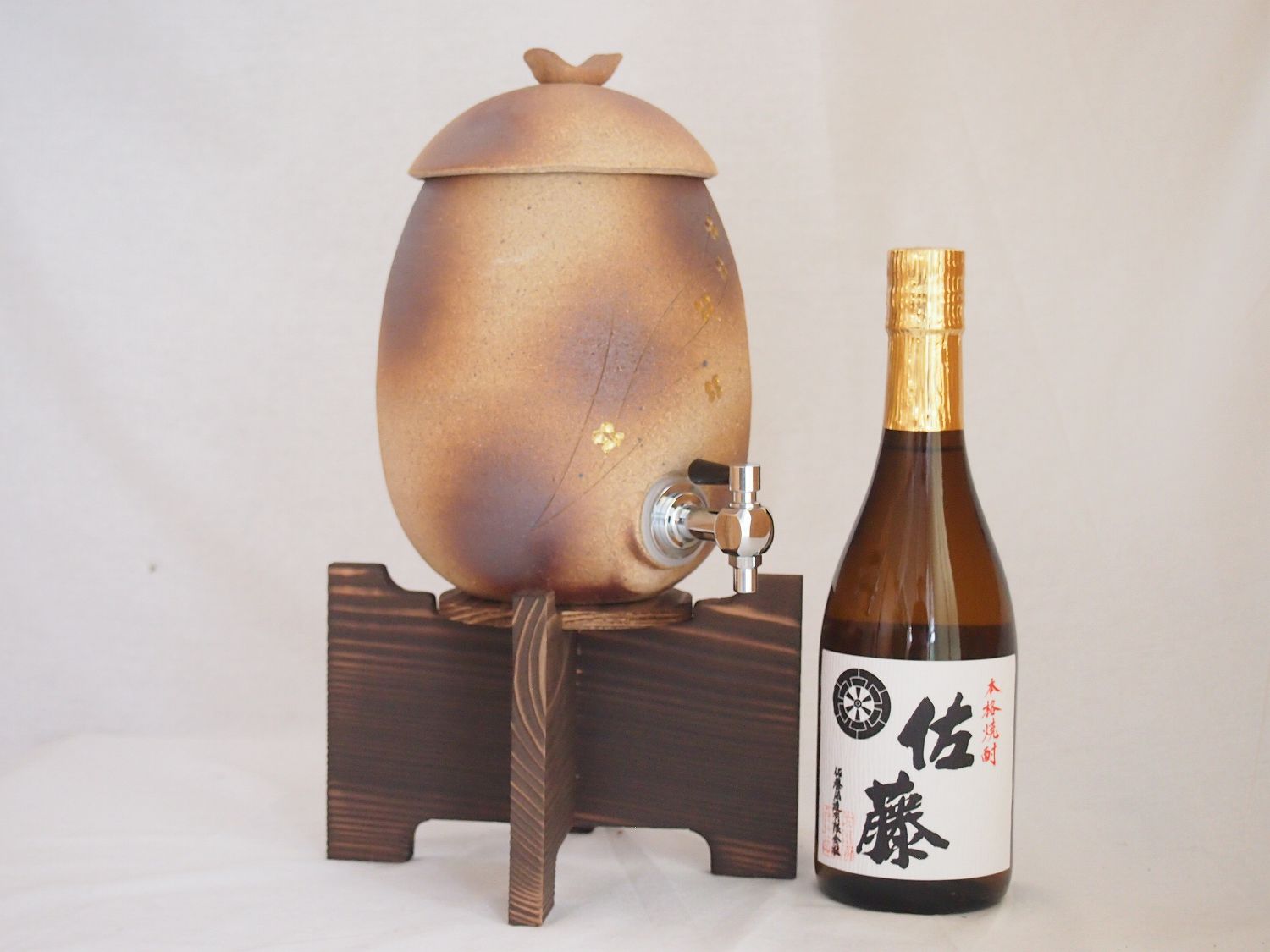 信楽焼・明山窯　焼酎サーバー　火色金小紋　2200ｃｃ(滋賀県)芋焼酎 佐藤白 720ｍｌ(鹿児島)