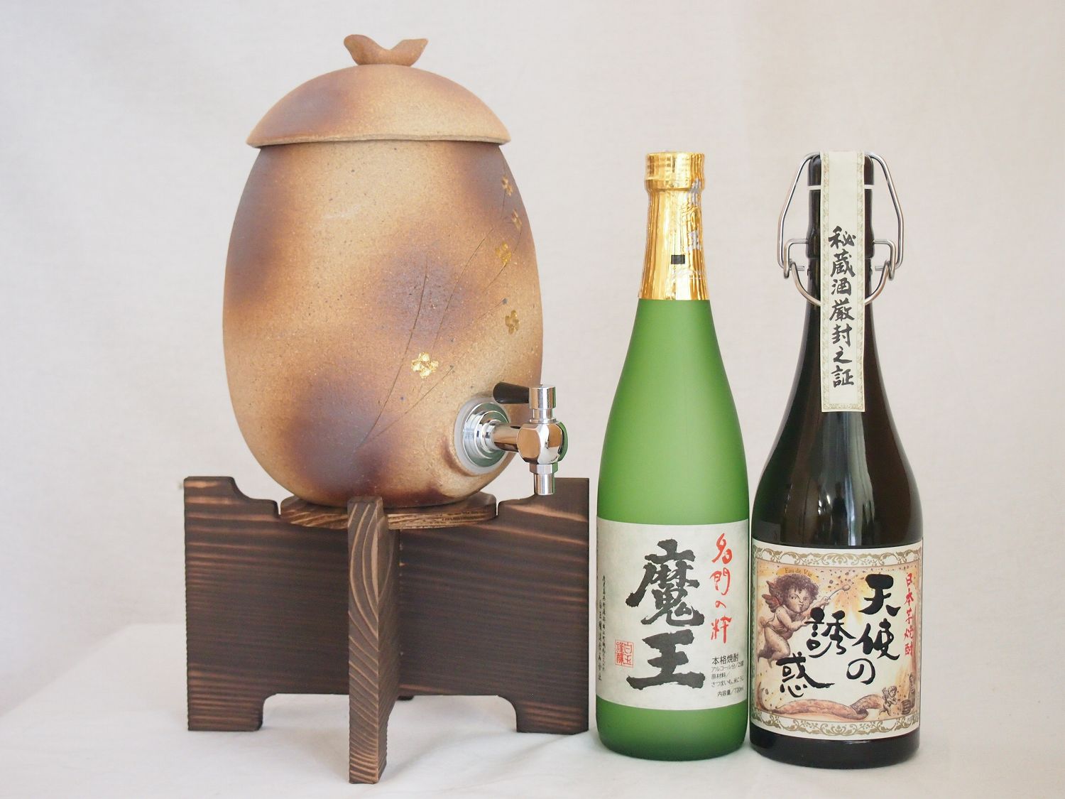 【最大2000円オフクーポン26日1:59迄】信楽焼・明山窯　焼酎サーバー　火色金小紋　2200ｃｃ(滋賀県)芋焼酎2本セット 魔王720ml 天使の誘惑720ｍｌ(鹿児島)｜贈り物本舗じざけや