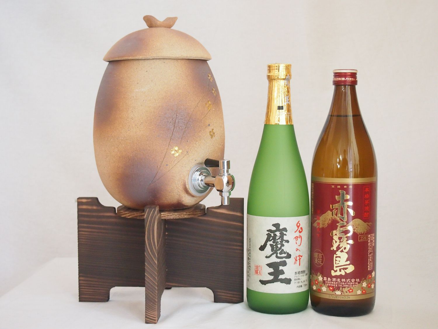 信楽焼・明山窯　焼酎サーバー　火色金小紋　2200ｃｃ(滋賀県)芋焼酎2本セット 魔王720ml 赤霧島900ｍｌ(宮崎)