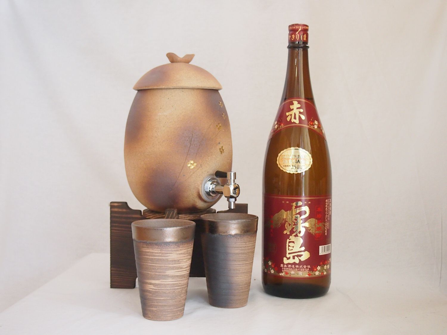 信楽焼・明山窯　焼酎サーバー　火色金小紋　2200ｃｃ(滋賀県)+萬古焼・備前金彩焼酎ペアカップ(三重県)+芋焼酎セット 赤霧島1800ｍｌ(宮崎)
