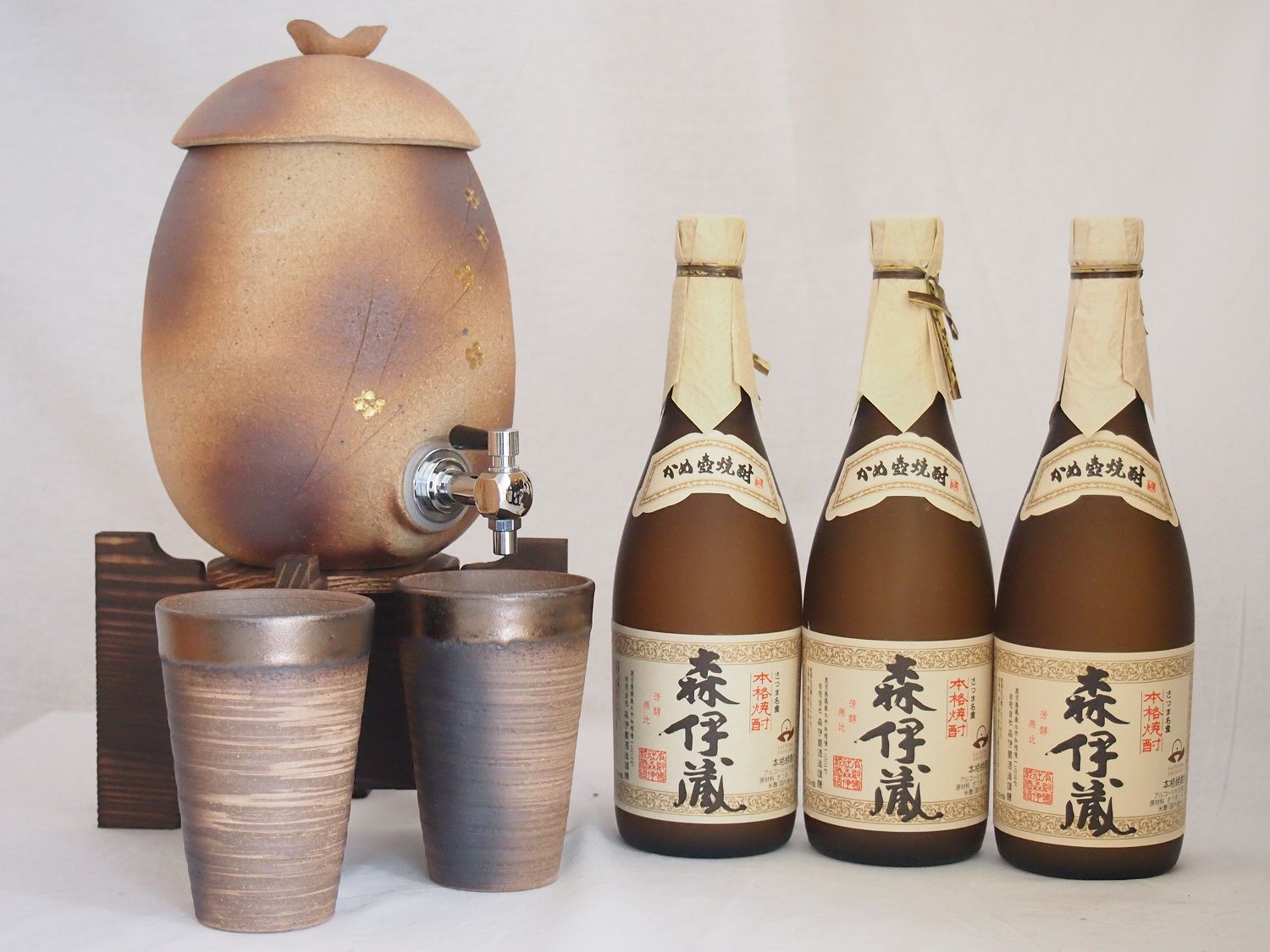 【最大2000円オフクーポン17日1:59迄】信楽焼・明山窯　焼酎サーバー　火色金小紋　2200ｃｃ(滋賀県)+萬古焼・備前金彩焼酎ペアカップ(三重県)+芋焼酎 森伊蔵 720ｍｌ×3本(鹿児島県)
