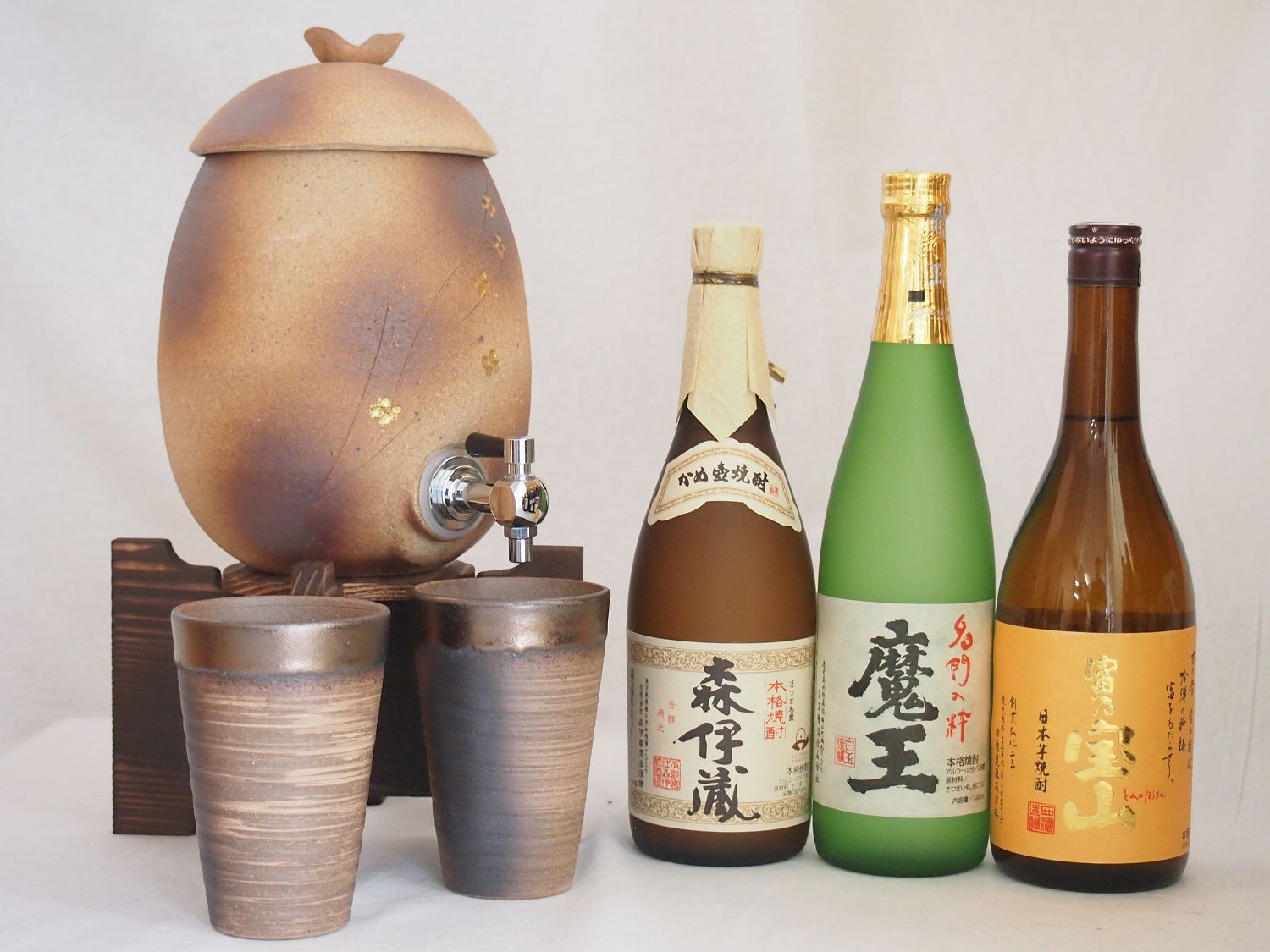 安心の定価販売 焼酎サーバー 信楽焼 明山窯 火色金小紋 1800ml 伊佐美 富乃宝山 佐藤黒 20cc 滋賀県 萬古焼 備前金彩焼酎ペアカップ 三重県 芋焼酎 日本酒 安心の定価販売 焼酎サーバー 信楽焼 明山窯 火色金小紋 1800ml 伊佐美 富乃宝山 佐藤黒 20cc 滋賀県 萬古焼 備前金彩焼酎ペアカップ 三重県 芋焼酎 日本酒