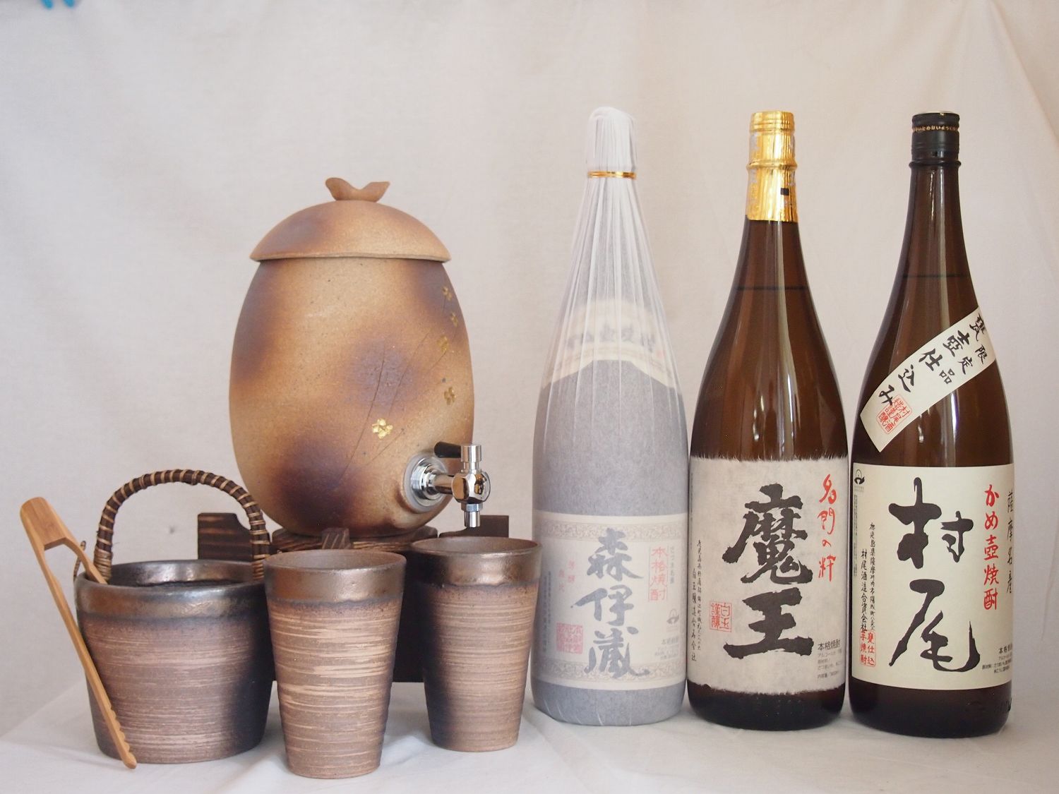 信楽焼・明山窯　焼酎サーバー　火色金小紋　2200ｃｃ(滋賀県)+萬古焼・備前金彩焼酎ペアカップ 氷入れ(三重県)+芋焼酎 魔王 森伊蔵 村尾 1800ml