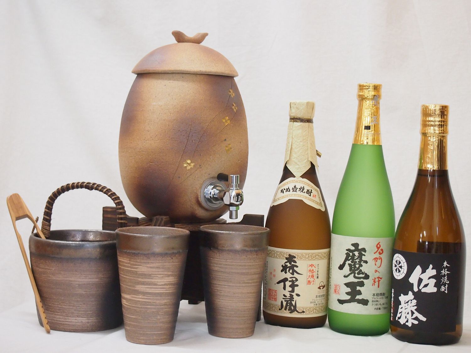 【最大2000円オフクーポン17日1:59迄】信楽焼・明山窯　焼酎サーバー　火色金小紋　2200ｃｃ(滋賀県)+萬古焼・備前金彩焼酎ペアカップ 氷入れ(三重県)+芋焼酎 森伊蔵 魔王 佐藤 黒 720ｍｌ 47,974円