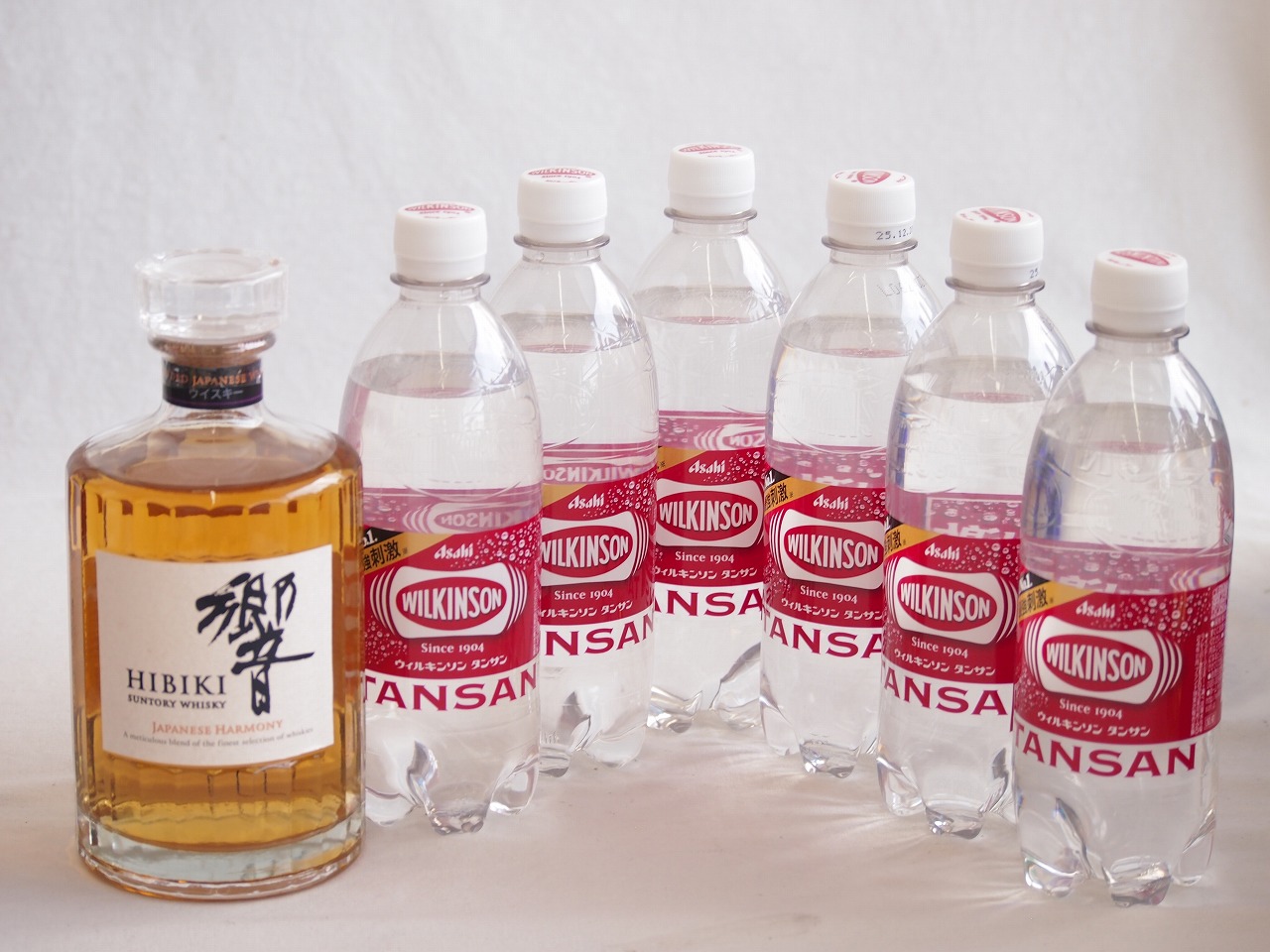 【最大2000円オフクーポン10日1:59迄】家飲みを、バーカウンターへ ハイボールウイスキー7本セット(ウィルキンソン炭酸 響 ジャパニーズハーモニー43度) 500ml×6本 700ml×1本