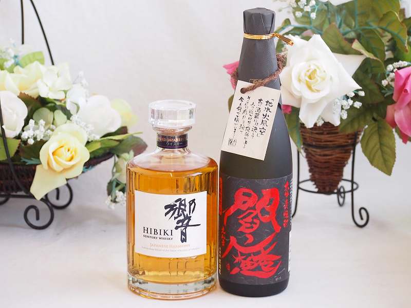 【最大2000円オフクーポン10日1:59迄】贈り物ギフト ジャパニーズウイスキーと本格麦焼酎対決セット 響700ml黒閻魔 25°(大分県)720ml