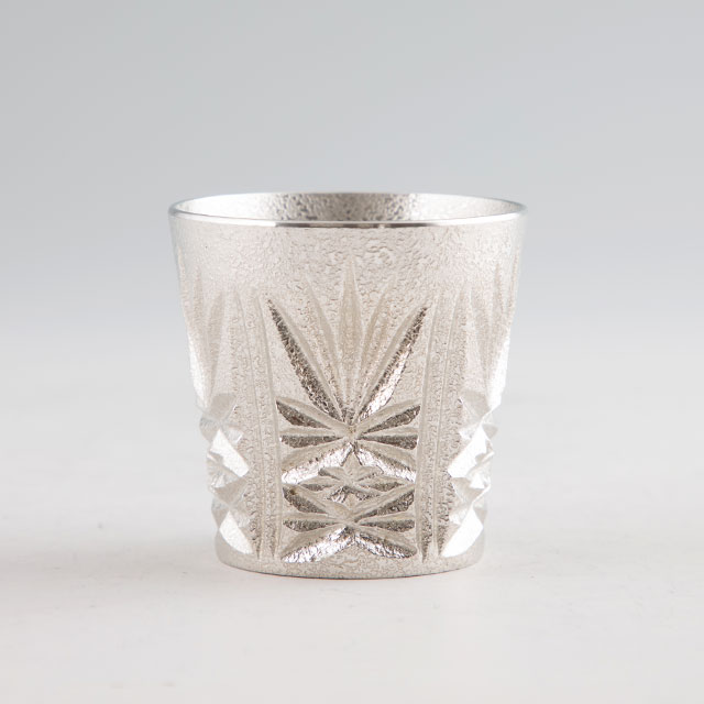 薩摩錫器 錫 切子グラス (白色) 　120ml　110-2　薩摩錫器工芸館　代引不可父の日 錫器 錫製 還暦祝 結婚祝 退職祝 贈答 母の日 プレゼント ギフト 伝統工芸品