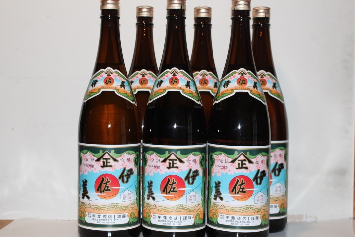 元祖プレミアム焼酎 伊佐美 本格焼酎 25% 1800ml 6本 芋焼酎 焼酎 Amazon.co.jp: 元祖プレミア！伊佐美 25度 1800ml×6本 芋焼酎