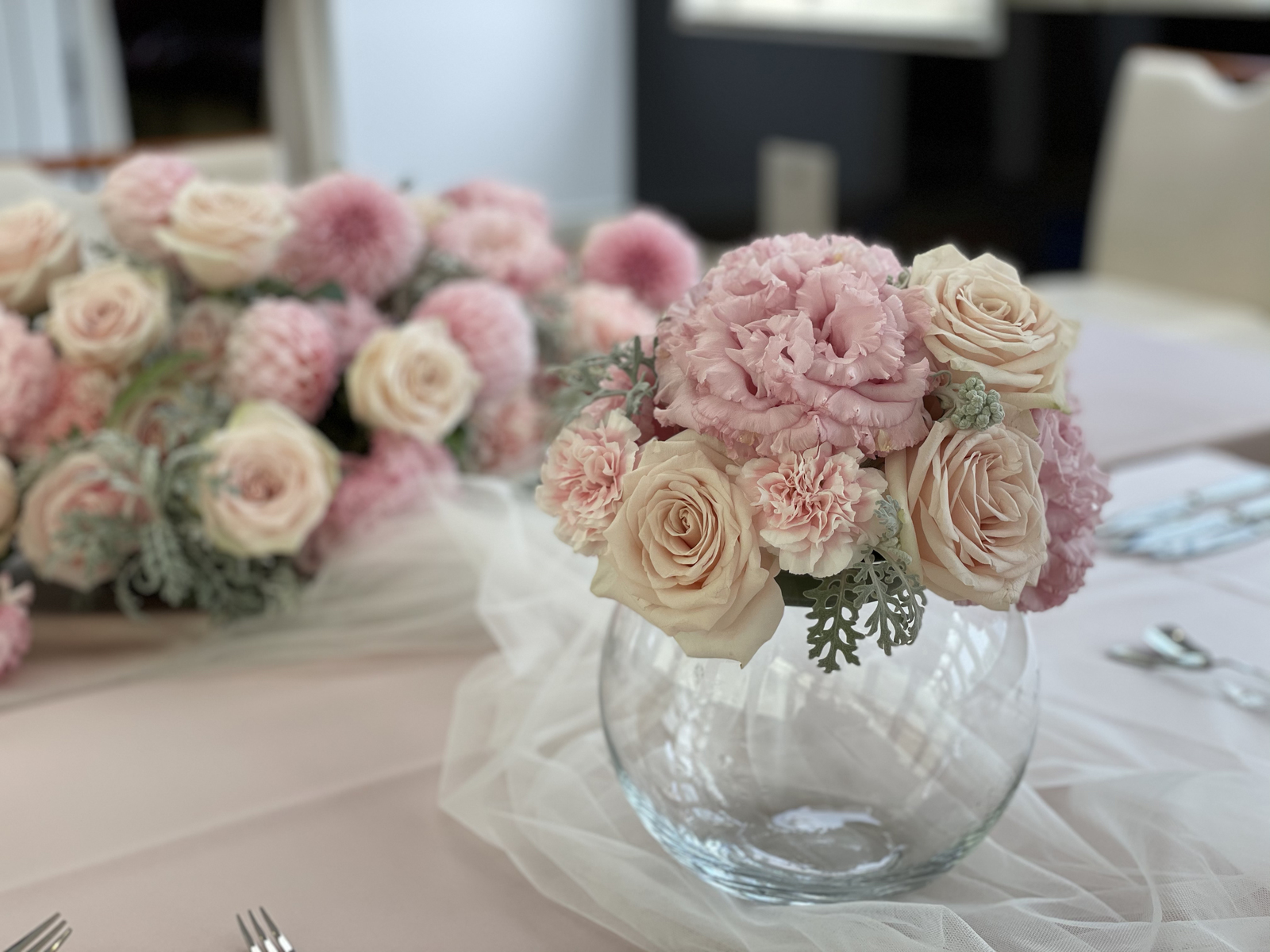 色差し襟の会場装盛り アンティークローズのお花でテーブルをデコ単位料金 会場装花 生花予定 婚礼 ウェディングの会場装花 メイン装花とノード装花の硬化です Damienrice Com